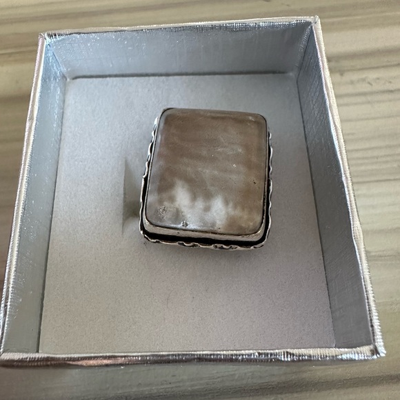 💕 Agitated coral gemstone Ring Square Design Adjustable Ring - Picture 2 of 6